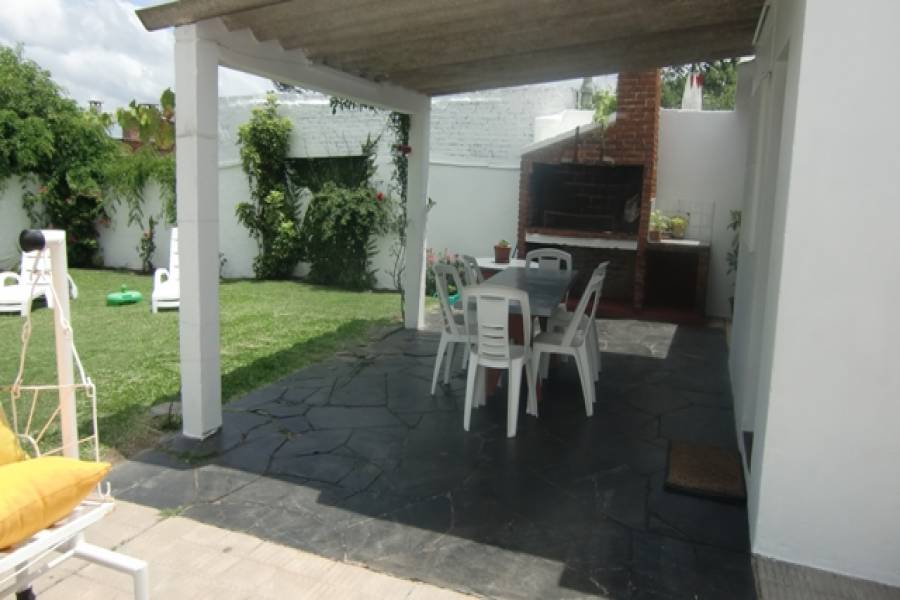 Punta del Este, Maldonado, Uruguay, 3 Bedrooms Bedrooms, ,2 BathroomsBathrooms,Casas,Temporario,41714