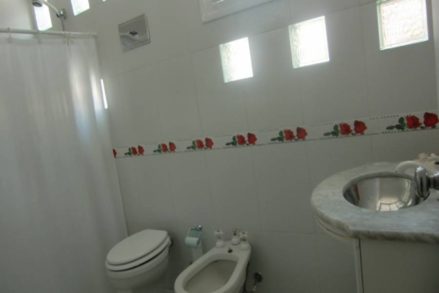 Punta del Este, Maldonado, Uruguay, 3 Bedrooms Bedrooms, ,2 BathroomsBathrooms,Casas,Temporario,41714