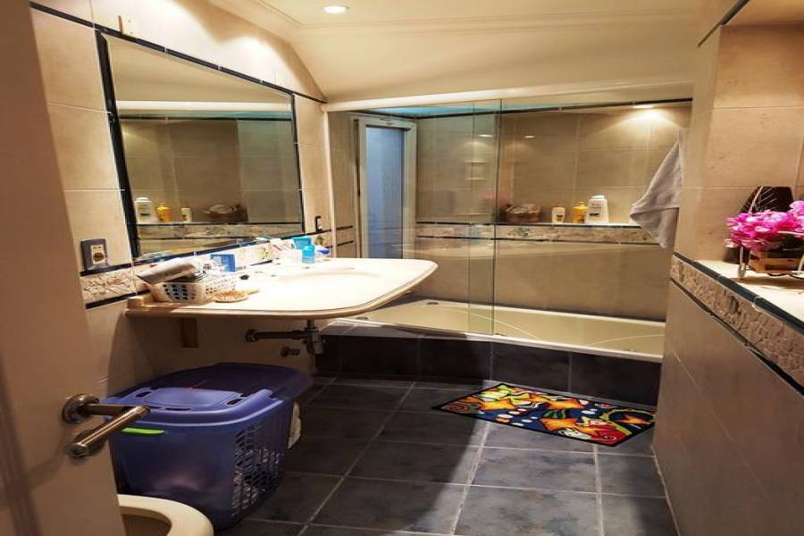 Punta del Este, Maldonado, Uruguay, 4 Bedrooms Bedrooms, ,3 BathroomsBathrooms,Casas,Venta,41715