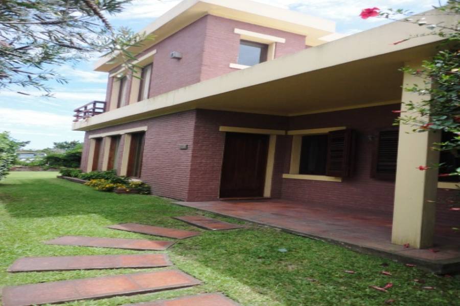 Punta del Este, Maldonado, Uruguay, 4 Bedrooms Bedrooms, ,3 BathroomsBathrooms,Casas,Temporario,41718