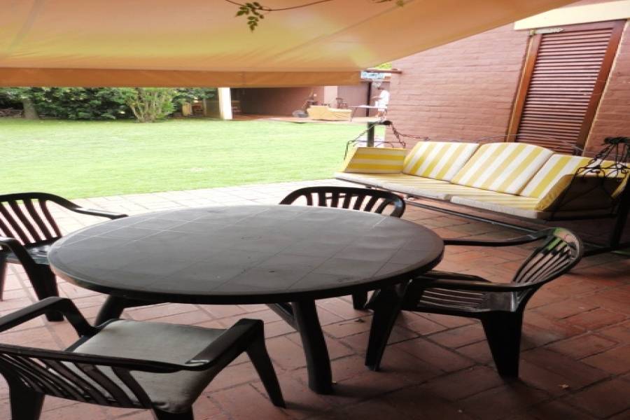 Punta del Este, Maldonado, Uruguay, 4 Bedrooms Bedrooms, ,3 BathroomsBathrooms,Casas,Temporario,41718