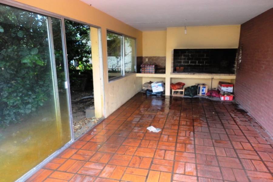 Punta del Este, Maldonado, Uruguay, 4 Bedrooms Bedrooms, ,3 BathroomsBathrooms,Casas,Temporario,41718