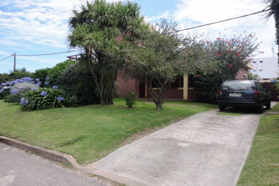 Punta del Este, Maldonado, Uruguay, 4 Bedrooms Bedrooms, ,3 BathroomsBathrooms,Casas,Temporario,41718