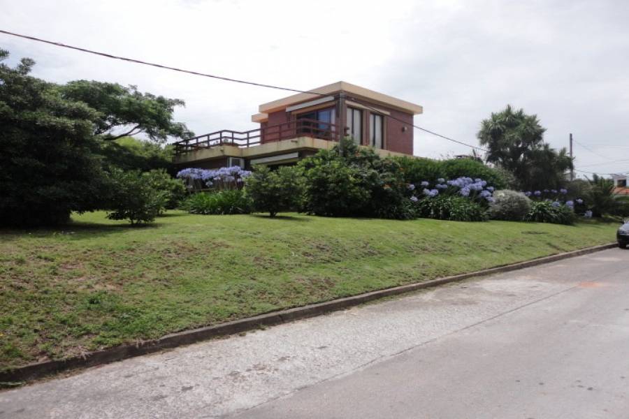 Punta del Este, Maldonado, Uruguay, 4 Bedrooms Bedrooms, ,3 BathroomsBathrooms,Casas,Temporario,41718