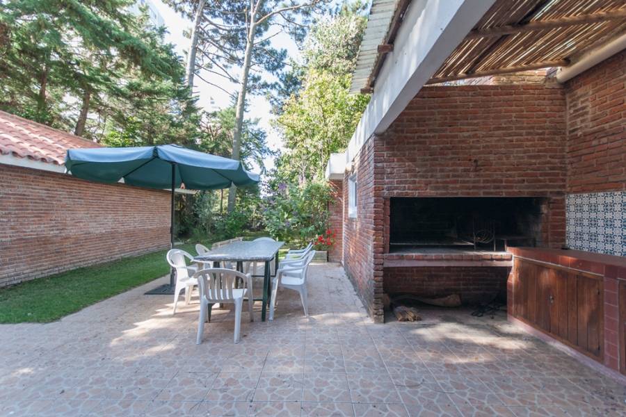 Punta del Este, Maldonado, Uruguay, 3 Bedrooms Bedrooms, ,2 BathroomsBathrooms,Casas,Venta,41725