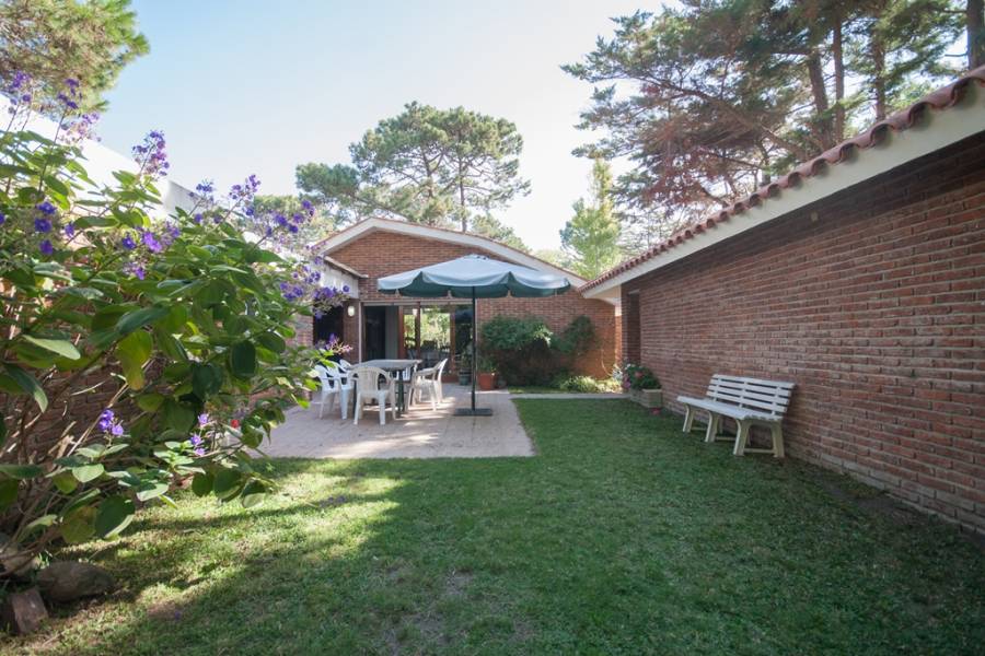 Punta del Este, Maldonado, Uruguay, 3 Bedrooms Bedrooms, ,2 BathroomsBathrooms,Casas,Venta,41725