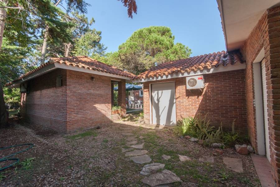 Punta del Este, Maldonado, Uruguay, 3 Bedrooms Bedrooms, ,2 BathroomsBathrooms,Casas,Venta,41725