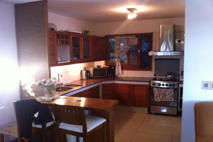 Punta del Este, Maldonado, Uruguay, 4 Bedrooms Bedrooms, ,3 BathroomsBathrooms,Casas,Temporario,41729