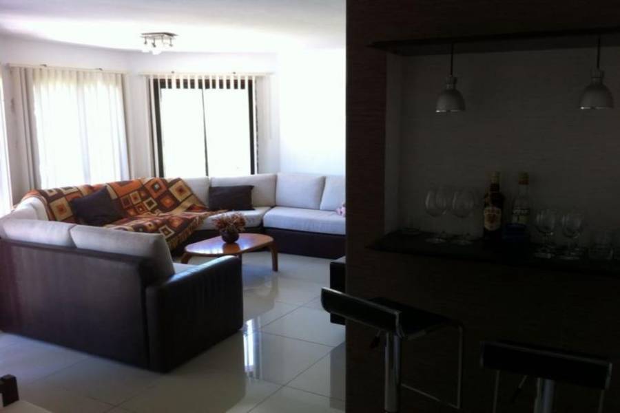 Punta del Este, Maldonado, Uruguay, 4 Bedrooms Bedrooms, ,3 BathroomsBathrooms,Casas,Temporario,41729