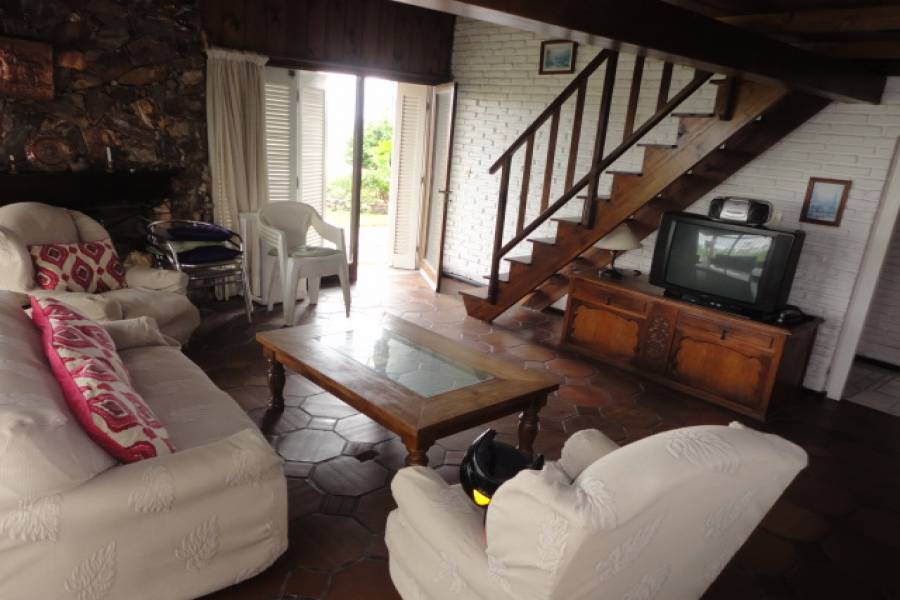 Punta del Este, Maldonado, Uruguay, 4 Bedrooms Bedrooms, ,3 BathroomsBathrooms,Casas,Temporario,41733