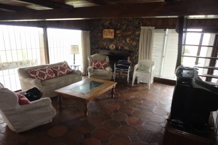 Punta del Este, Maldonado, Uruguay, 4 Bedrooms Bedrooms, ,3 BathroomsBathrooms,Casas,Temporario,41733