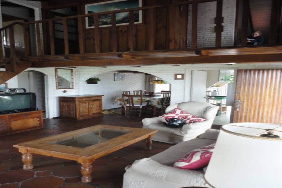 Punta del Este, Maldonado, Uruguay, 4 Bedrooms Bedrooms, ,3 BathroomsBathrooms,Casas,Temporario,41733