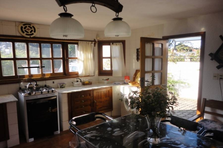 Punta del Este, Maldonado, Uruguay, 3 Bedrooms Bedrooms, ,2 BathroomsBathrooms,Casas,Temporario,41736