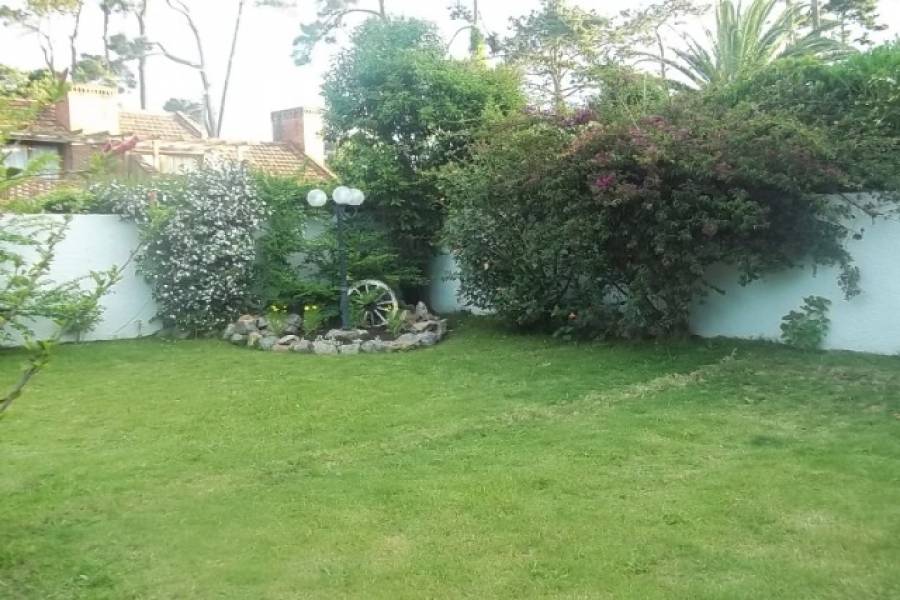 Punta del Este, Maldonado, Uruguay, 3 Bedrooms Bedrooms, ,2 BathroomsBathrooms,Casas,Temporario,41736