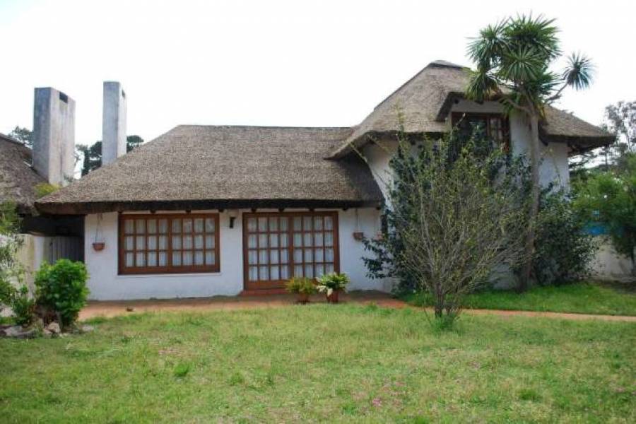 Punta del Este, Maldonado, Uruguay, 3 Bedrooms Bedrooms, ,2 BathroomsBathrooms,Casas,Temporario,41736