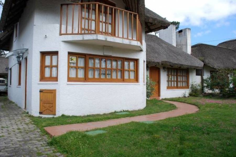Punta del Este, Maldonado, Uruguay, 3 Bedrooms Bedrooms, ,2 BathroomsBathrooms,Casas,Temporario,41736