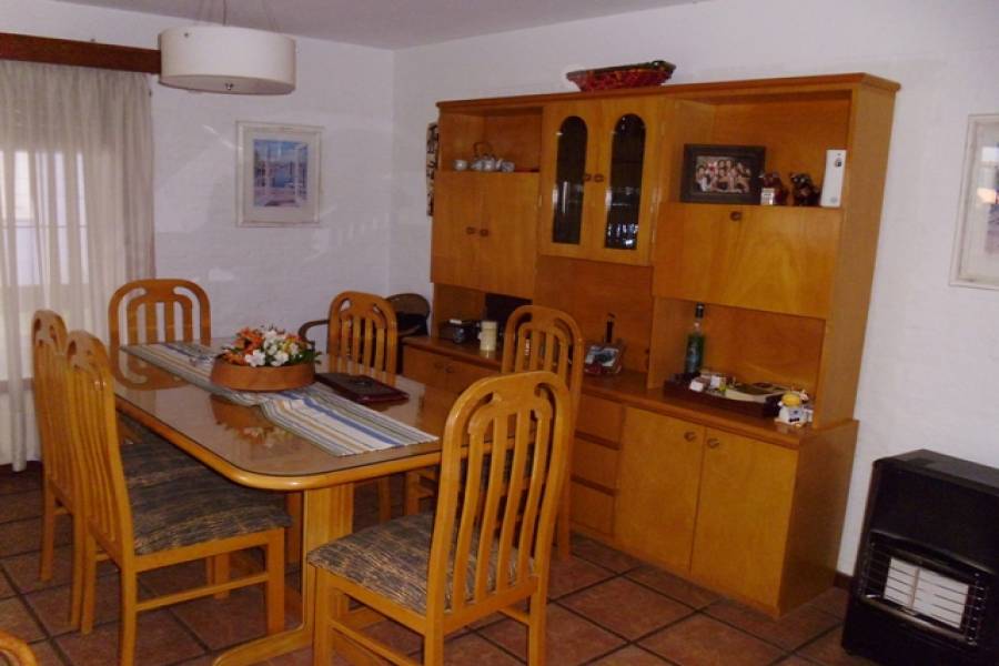 Punta del Este, Maldonado, Uruguay, 3 Bedrooms Bedrooms, ,2 BathroomsBathrooms,Casas,Temporario,41740