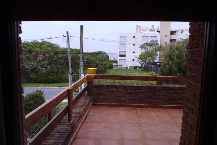 Punta del Este, Maldonado, Uruguay, 3 Bedrooms Bedrooms, ,2 BathroomsBathrooms,Casas,Temporario,41740