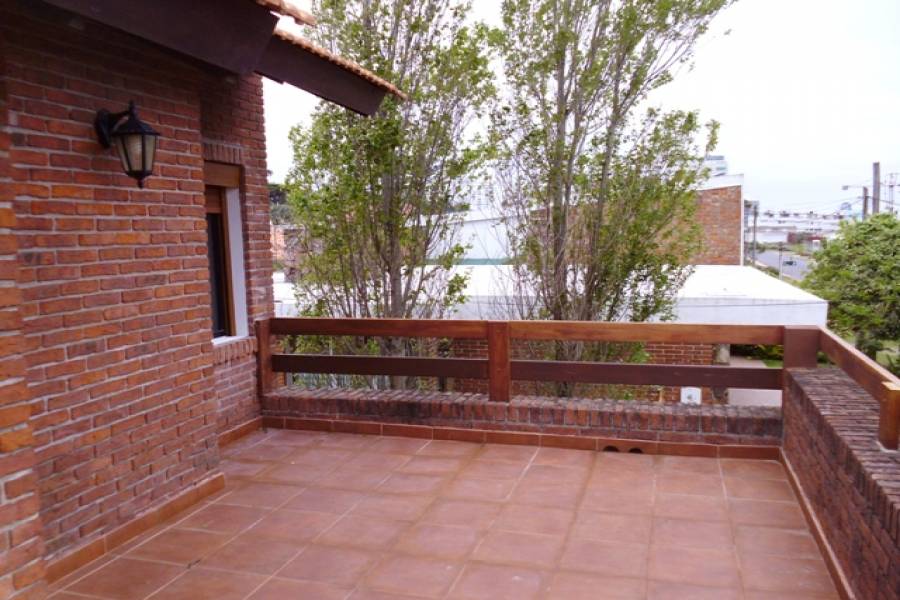 Punta del Este, Maldonado, Uruguay, 3 Bedrooms Bedrooms, ,2 BathroomsBathrooms,Casas,Temporario,41740