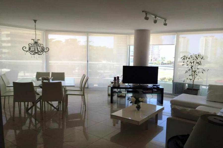 punta del este, Maldonado, Uruguay, 3 Bedrooms Bedrooms, ,3 BathroomsBathrooms,Apartamentos,Venta,41753