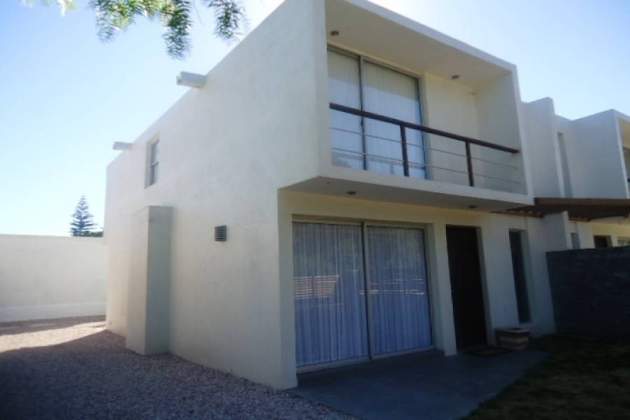Punta del Este, Maldonado, Uruguay, 3 Bedrooms Bedrooms, ,2 BathroomsBathrooms,Casas,Temporario,41760