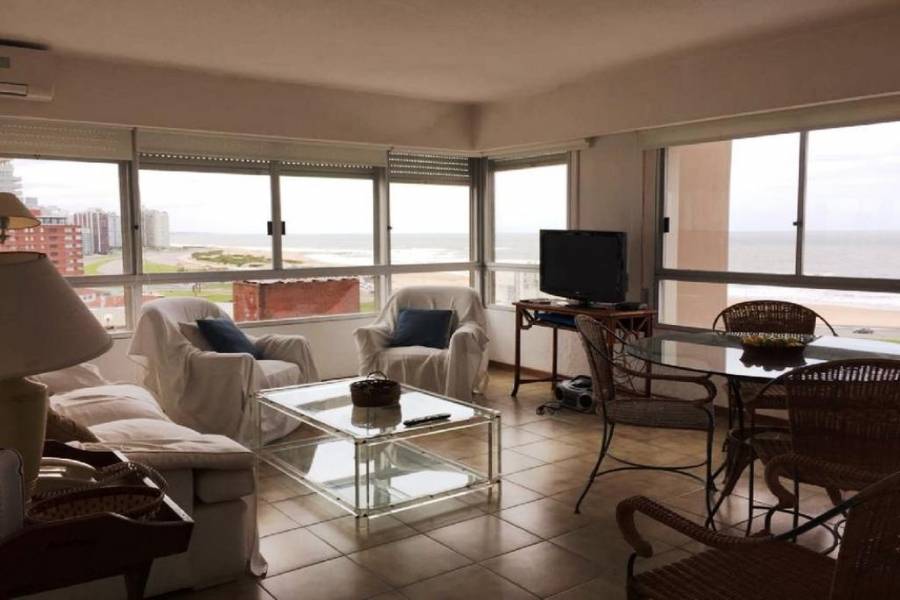 Punta del Este, Maldonado, Uruguay, 2 Bedrooms Bedrooms, ,1 BañoBathrooms,Apartamentos,Venta,41762