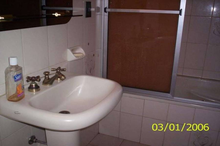 Punta del Este, Maldonado, Uruguay, 2 Bedrooms Bedrooms, ,1 BañoBathrooms,Apartamentos,Venta,41764