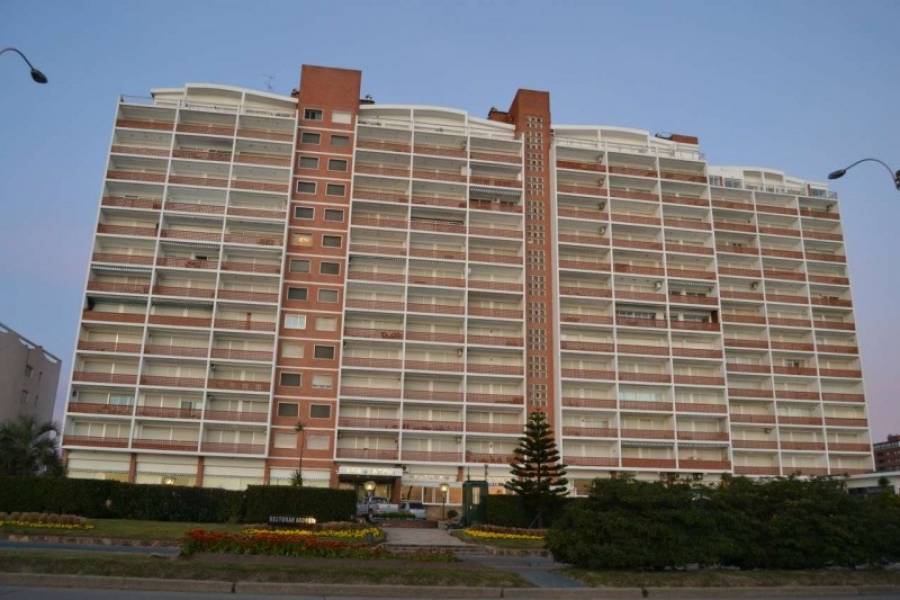 Punta del Este, Maldonado, Uruguay, 2 Bedrooms Bedrooms, ,2 BathroomsBathrooms,Apartamentos,Venta,41765