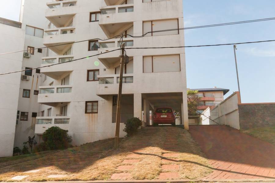 Punta del Este, Maldonado, Uruguay, 2 Bedrooms Bedrooms, ,2 BathroomsBathrooms,Apartamentos,Venta,41789