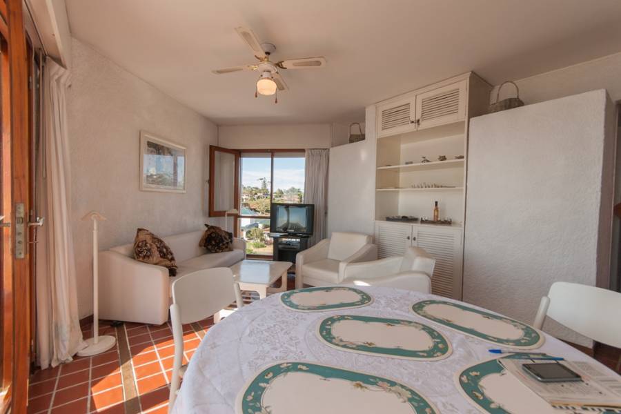 Punta del Este, Maldonado, Uruguay, 2 Bedrooms Bedrooms, ,2 BathroomsBathrooms,Apartamentos,Venta,41789