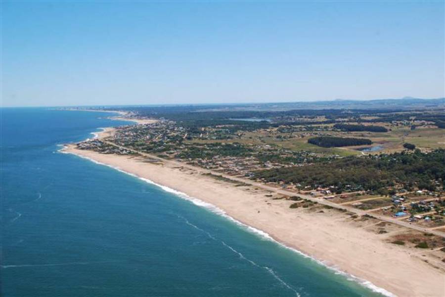 Punta del Este, Maldonado, Uruguay, 3 Bedrooms Bedrooms, ,2 BathroomsBathrooms,Casas,Temporario,41805