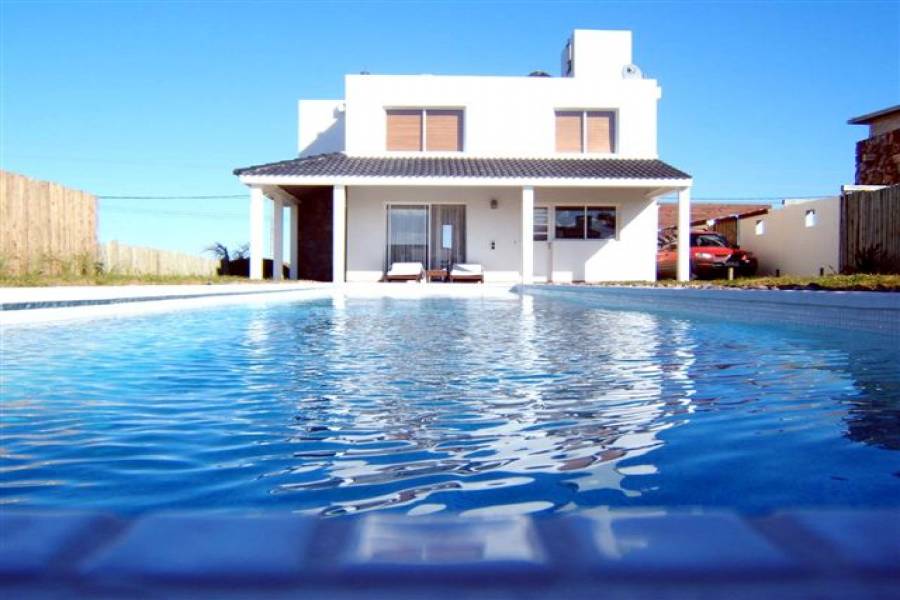Punta del Este, Maldonado, Uruguay, 3 Bedrooms Bedrooms, ,2 BathroomsBathrooms,Casas,Temporario,41805