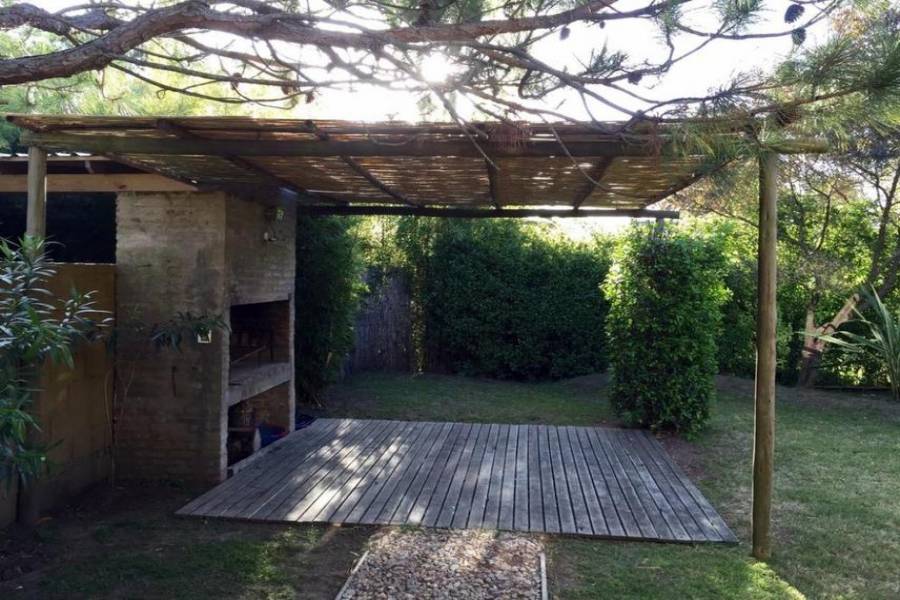 Maldonado, Uruguay, 3 Bedrooms Bedrooms, ,2 BathroomsBathrooms,Casas,Venta,41847
