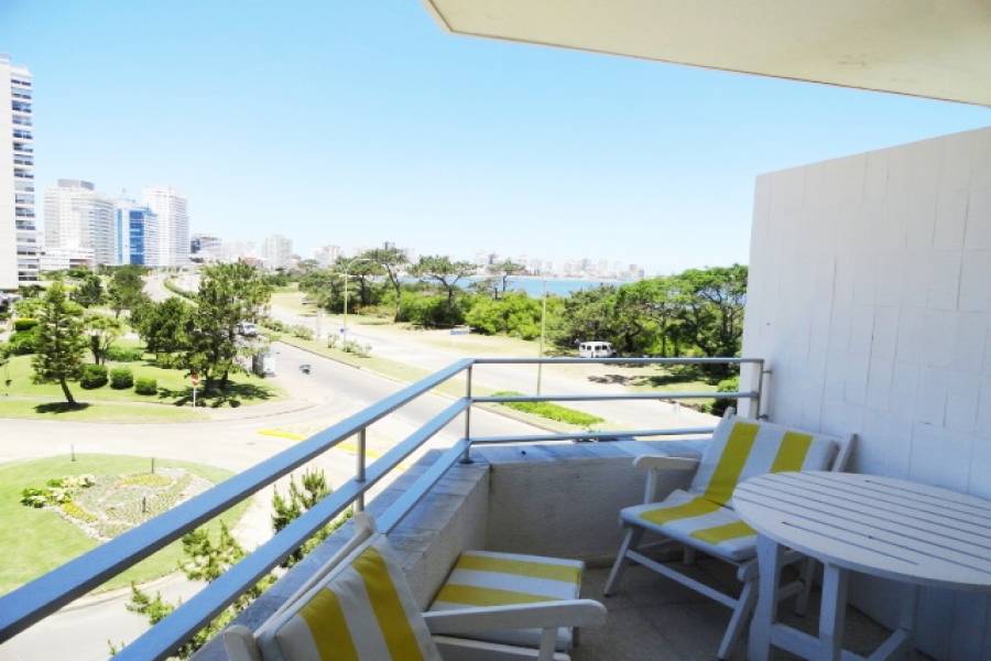 Punta del Este, Maldonado, Uruguay, 3 Bedrooms Bedrooms, ,2 BathroomsBathrooms,Apartamentos,Venta,41857