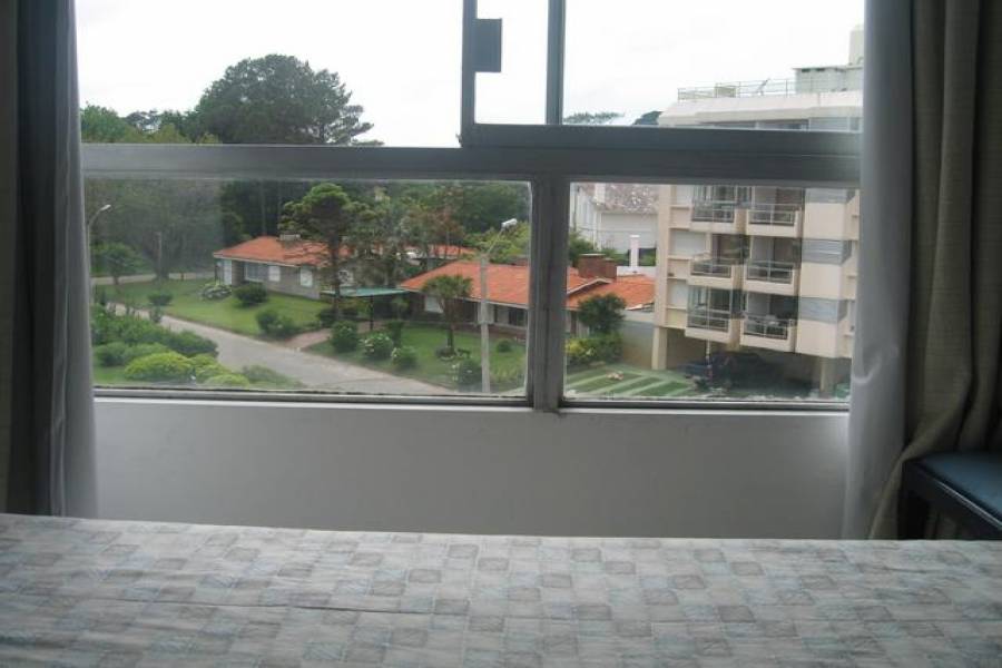 Punta del Este, Maldonado, Uruguay, 3 Bedrooms Bedrooms, ,2 BathroomsBathrooms,Apartamentos,Venta,41857