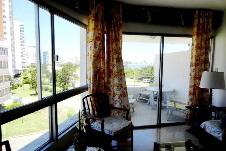 Punta del Este, Maldonado, Uruguay, 3 Bedrooms Bedrooms, ,2 BathroomsBathrooms,Apartamentos,Venta,41857