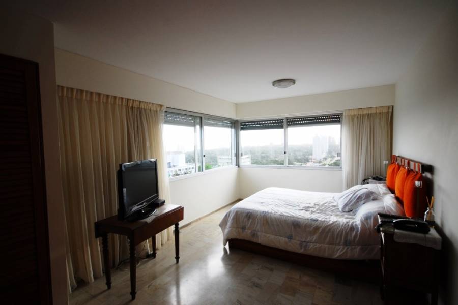 Punta del Este, Maldonado, Uruguay, 3 Bedrooms Bedrooms, ,2 BathroomsBathrooms,Apartamentos,Venta,41858