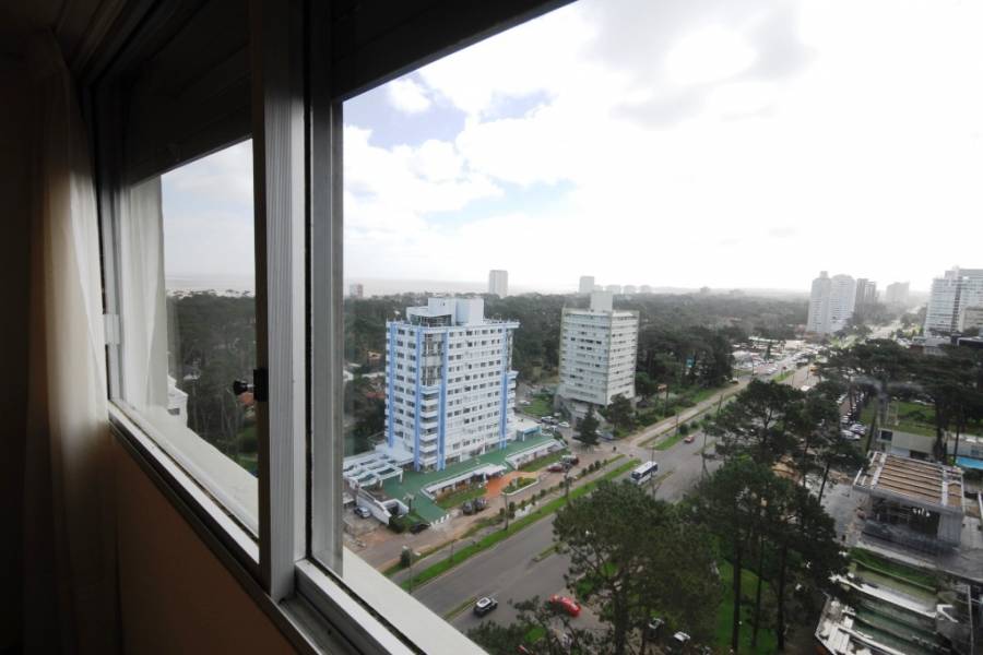 Punta del Este, Maldonado, Uruguay, 3 Bedrooms Bedrooms, ,2 BathroomsBathrooms,Apartamentos,Venta,41858