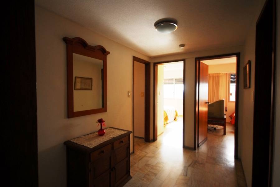 Punta del Este, Maldonado, Uruguay, 3 Bedrooms Bedrooms, ,2 BathroomsBathrooms,Apartamentos,Venta,41858