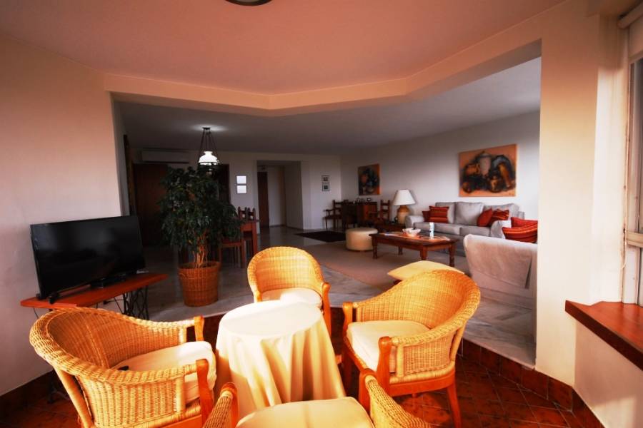 Punta del Este, Maldonado, Uruguay, 3 Bedrooms Bedrooms, ,2 BathroomsBathrooms,Apartamentos,Venta,41858