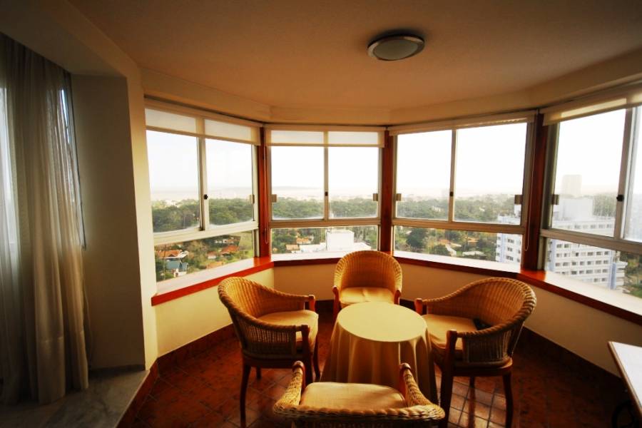 Punta del Este, Maldonado, Uruguay, 3 Bedrooms Bedrooms, ,2 BathroomsBathrooms,Apartamentos,Venta,41858