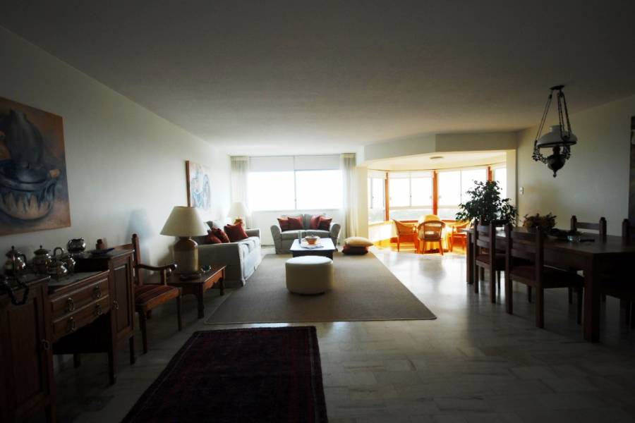 Punta del Este, Maldonado, Uruguay, 3 Bedrooms Bedrooms, ,2 BathroomsBathrooms,Apartamentos,Venta,41858
