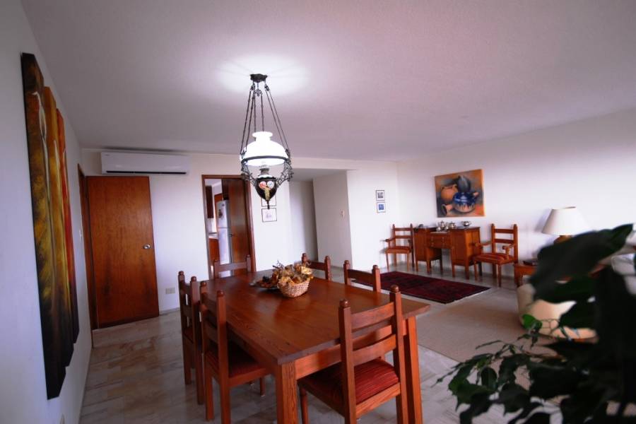 Punta del Este, Maldonado, Uruguay, 3 Bedrooms Bedrooms, ,2 BathroomsBathrooms,Apartamentos,Venta,41858