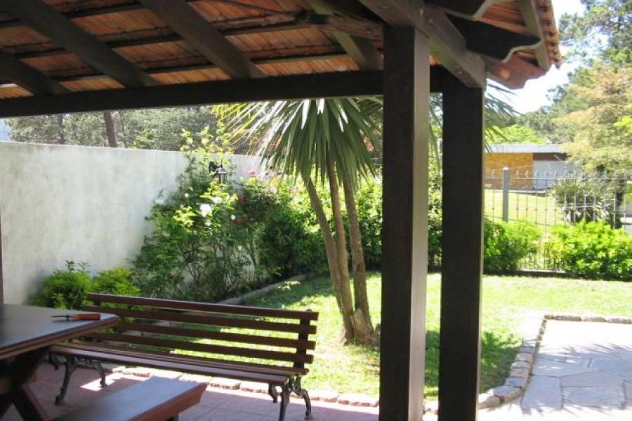Punta del Este, Maldonado, Uruguay, 1 Dormitorio Bedrooms, ,1 BañoBathrooms,Casas,Venta,41862