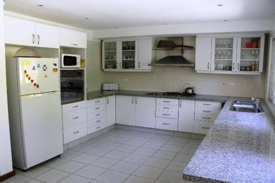 Punta del Este, Maldonado, Uruguay, 4 Bedrooms Bedrooms, ,3 BathroomsBathrooms,Casas,Venta,41864