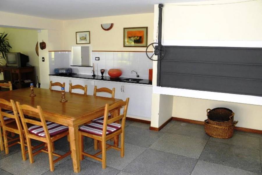 Punta del Este, Maldonado, Uruguay, 4 Bedrooms Bedrooms, ,3 BathroomsBathrooms,Casas,Venta,41864