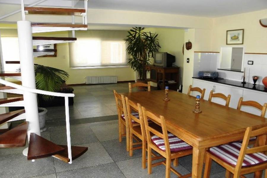 Punta del Este, Maldonado, Uruguay, 4 Bedrooms Bedrooms, ,3 BathroomsBathrooms,Casas,Venta,41864