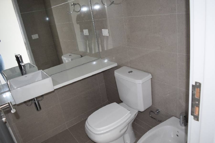 Punta del Este, Maldonado, Uruguay, 2 Bedrooms Bedrooms, ,2 BathroomsBathrooms,Apartamentos,Venta,41870