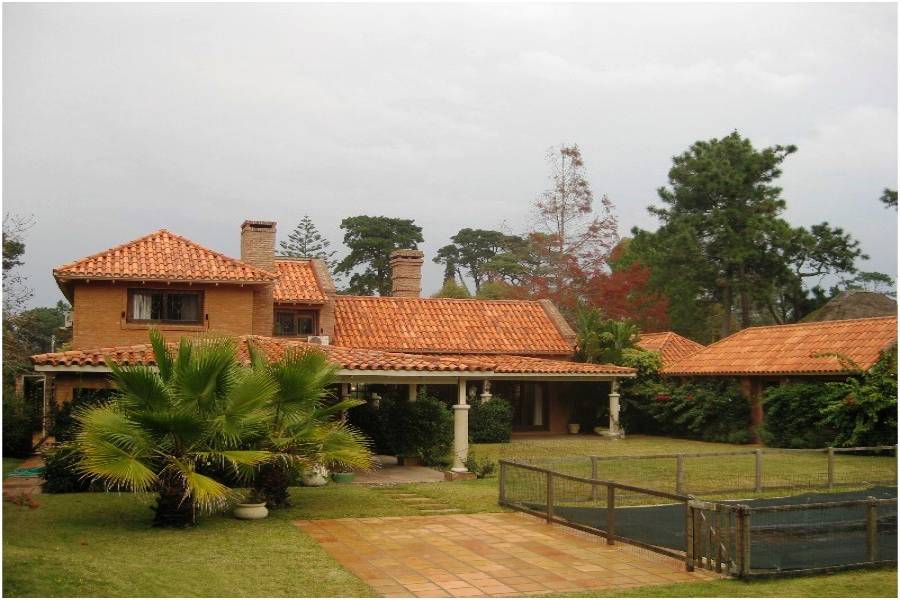 Punta del Este, Maldonado, Uruguay, 5 Bedrooms Bedrooms, ,5 BathroomsBathrooms,Casas,Venta,41876