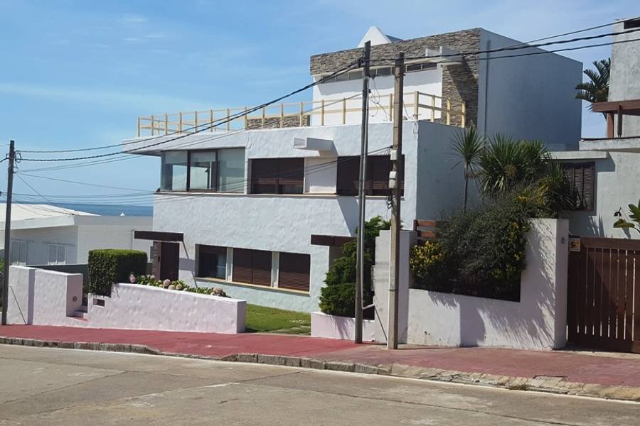Punta del Este, Maldonado, Uruguay, 6 Bedrooms Bedrooms, ,2 BathroomsBathrooms,Casas,Venta,41878